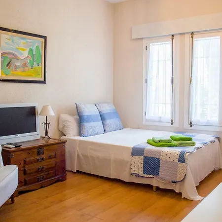 Apartment Entrepinares Malaga