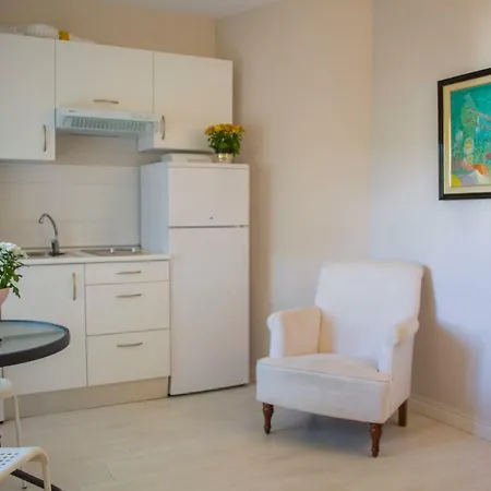 Apartment Entrepinares Malaga